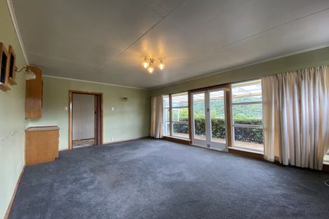 Photo of property in 100 Milton Terrace, Picton, 7220