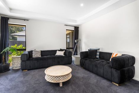 Photo of property in 11 Woodlaw Crescent, Prebbleton, 7604