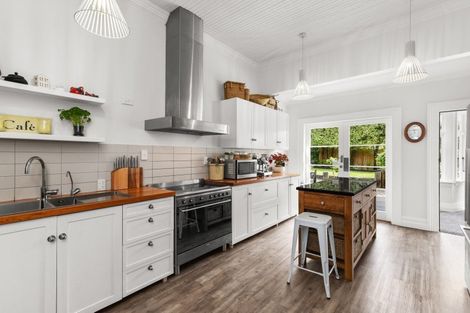 Photo of property in 30 Hobson Street, Saint Clair, Dunedin, 9012