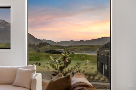 Photo of property in 44 Cunninghams Drive, Jacks Point, Queenstown, 9371