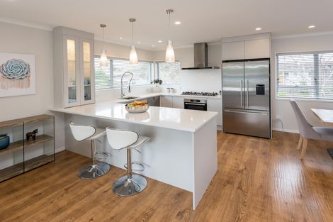 Photo of property in 65 Meadway, Sunnyhills, Auckland, 2010