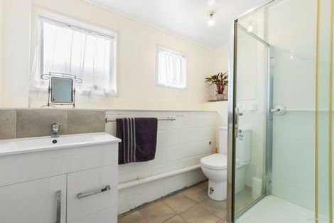 Photo of property in 6 Waari Avenue, Sunnyvale, Auckland, 0612