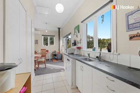 Photo of property in 282 Main South Road, Green Island, Dunedin, 9018