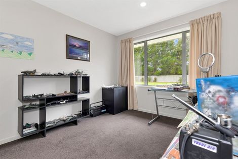 Photo of property in 25 Teviotview Place, Amberley, 7410