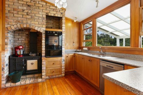 Photo of property in 227 Forest Hill Road, Waiatarua, Auckland, 0612