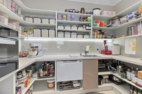 Photo of property in 12 Amberley Place, Flagstaff, Hamilton, 3210