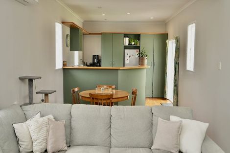 Photo of property in 43 College Street, Awapuni, Palmerston North, 4412