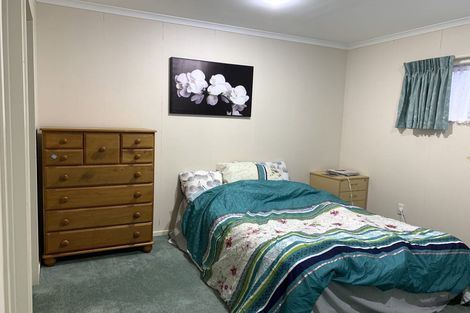 Photo of property in 10 Brosna Place, East Tamaki, Auckland, 2016
