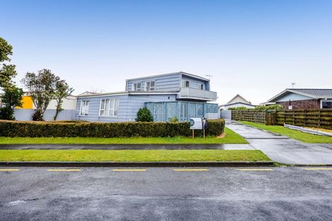 Photo of property in 1 County Drive, Hawera, 4610