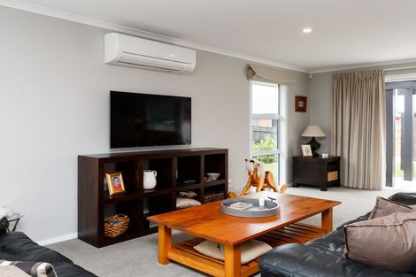 Photo of property in 20 Pegasus Place, Kelvin Grove, Palmerston North, 4414