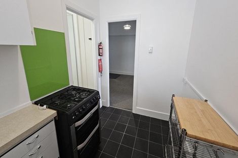 Photo of property in Devonport Apartments, 38/127 Saint Aubyn Street, New Plymouth, 4310