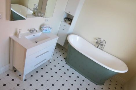 Photo of property in 2 Sim Street, Maori Hill, Dunedin, 9010