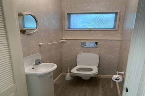 Photo of property in 1 Bambery Court, Palmerston North, 4414