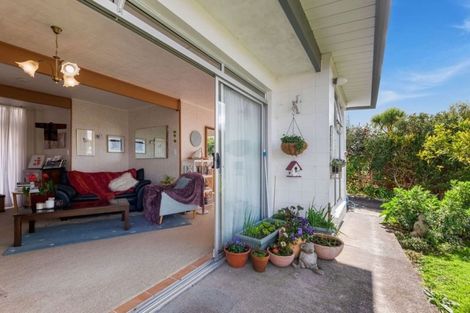 Photo of property in 2/30 Summit Drive, Torbay, Auckland, 0630