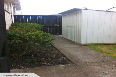 Photo of property in 2/230 Point Chevalier Road, Point Chevalier, Auckland, 1022