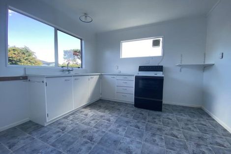 Photo of property in 65a Horokiwi Road West, Newlands, Wellington, 6037