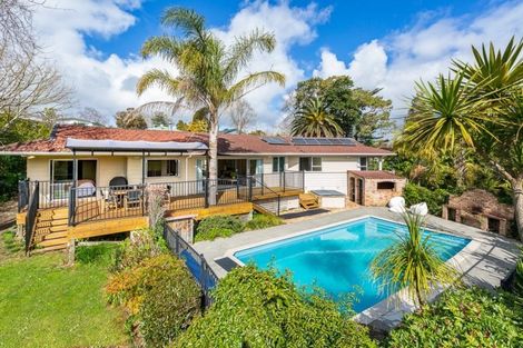 Photo of property in 2 Kelvin Crescent, Te Atatu Peninsula, Auckland, 0610