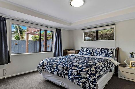 Photo of property in 2/31 Rangeview Road, Sunnyvale, Auckland, 0612