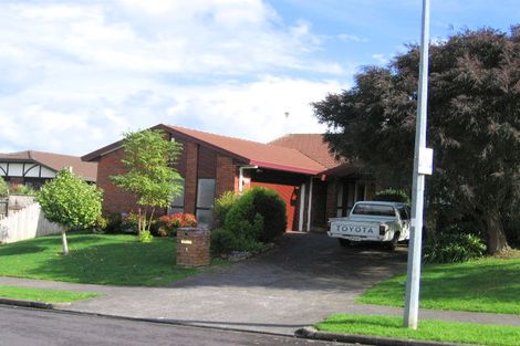Photo of property in 5 Kookaburra Place, Botany Downs, Auckland, 2010