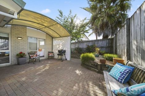 Photo of property in 1/28 Rochester Crescent, Somerville, Auckland, 2014