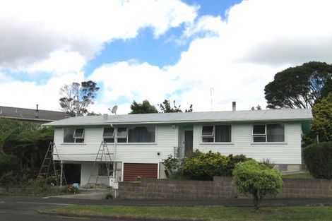 Photo of property in 11 Windermere Crescent, Blockhouse Bay, Auckland, 0600