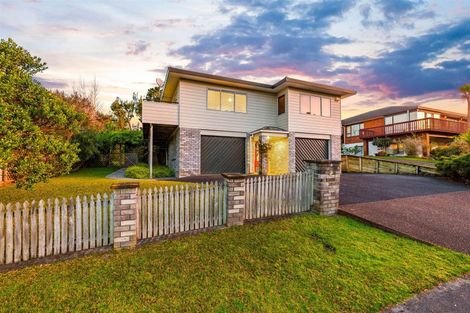 Photo of property in 31 Sturm Avenue, Massey, Auckland, 0614