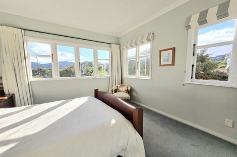 Photo of property in 77 Cockayne Road, Khandallah, Wellington, 6035