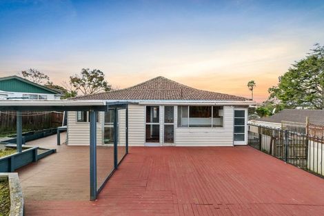 Photo of property in 5 Lendenfeld Drive, Papatoetoe, Auckland, 2025