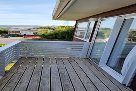 Photo of property in 1/15 Bloomsbury Grove, Newlands, Wellington, 6037