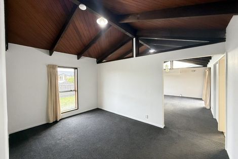 Photo of property in 6 Royal Park Drive, Parklands, Christchurch, 8083