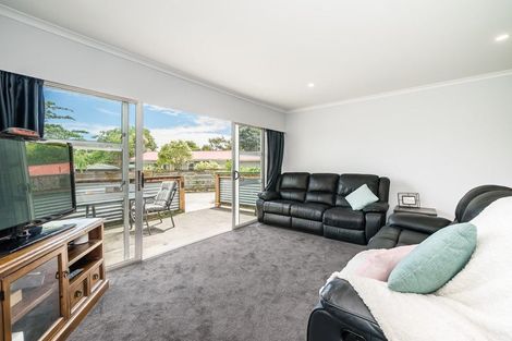 Photo of property in 6a Te Uruhi Grove, Paraparaumu, 5032