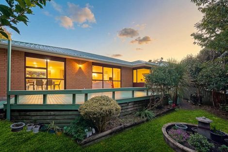 Photo of property in 4 Rhinevale Close, Henderson, Auckland, 0612
