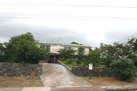 Photo of property in 19 Trinidad Road, Sunnynook, Auckland, 0620