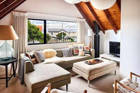 Photo of property in 85 Muritai Road, Eastbourne, Lower Hutt, 5013