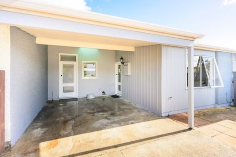 Photo of property in 6 Westmere Place, Takaro, Palmerston North, 4412