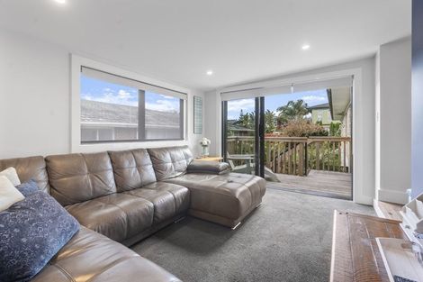 Photo of property in 2/15 Walter Street, Hauraki, Auckland, 0622