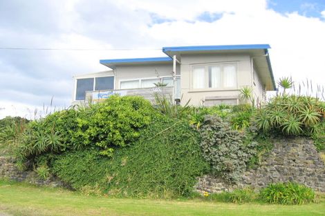 Photo of property in 305 Winifred Avenue, Whangamata, 3620