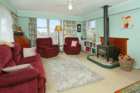 Photo of property in 137 Flanshaw Road, Te Atatu South, Auckland, 0610