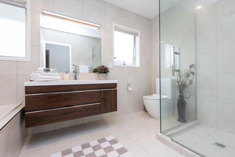 Photo of property in 65 Meadway, Sunnyhills, Auckland, 2010