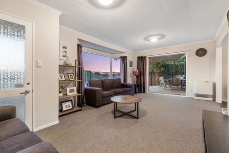 Photo of property in 25 Cypress Crescent, Pukete, Hamilton, 3200