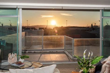 Photo of property in Palm Cove Apartments, 201/6 Tawa Street, Mount Maunganui, 3116