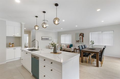 Photo of property in 39 Cloonlyon Drive, Flat Bush, Auckland, 2019