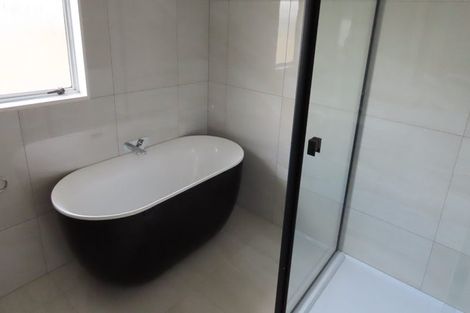 Photo of property in 77 Chichester Drive, Rosehill, Papakura, 2113