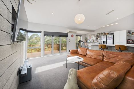 Photo of property in 94 Lake Panorama Drive, Henderson Valley, Auckland, 0612