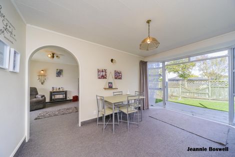 Photo of property in 25 Chadwick Place, Highbury, Palmerston North, 4412