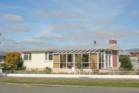 Photo of property in 8 Rugby Street, Waimate, 7924