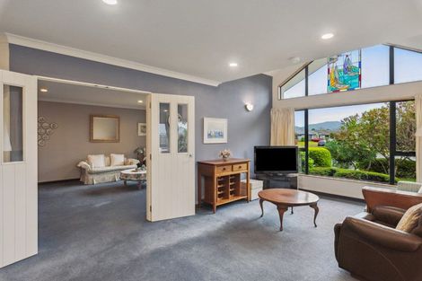 Photo of property in 11 Aburoc Place, Paraparaumu Beach, Paraparaumu, 5032