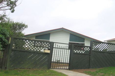 Photo of property in 137 Mark Avenue, Grenada Village, Wellington, 6037