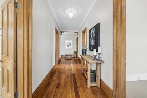 Photo of property in 15 Morley Street, New Plymouth, 4310