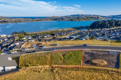 Photo of property in 103 Queen Charlotte Drive, Aotea, Porirua, 5024